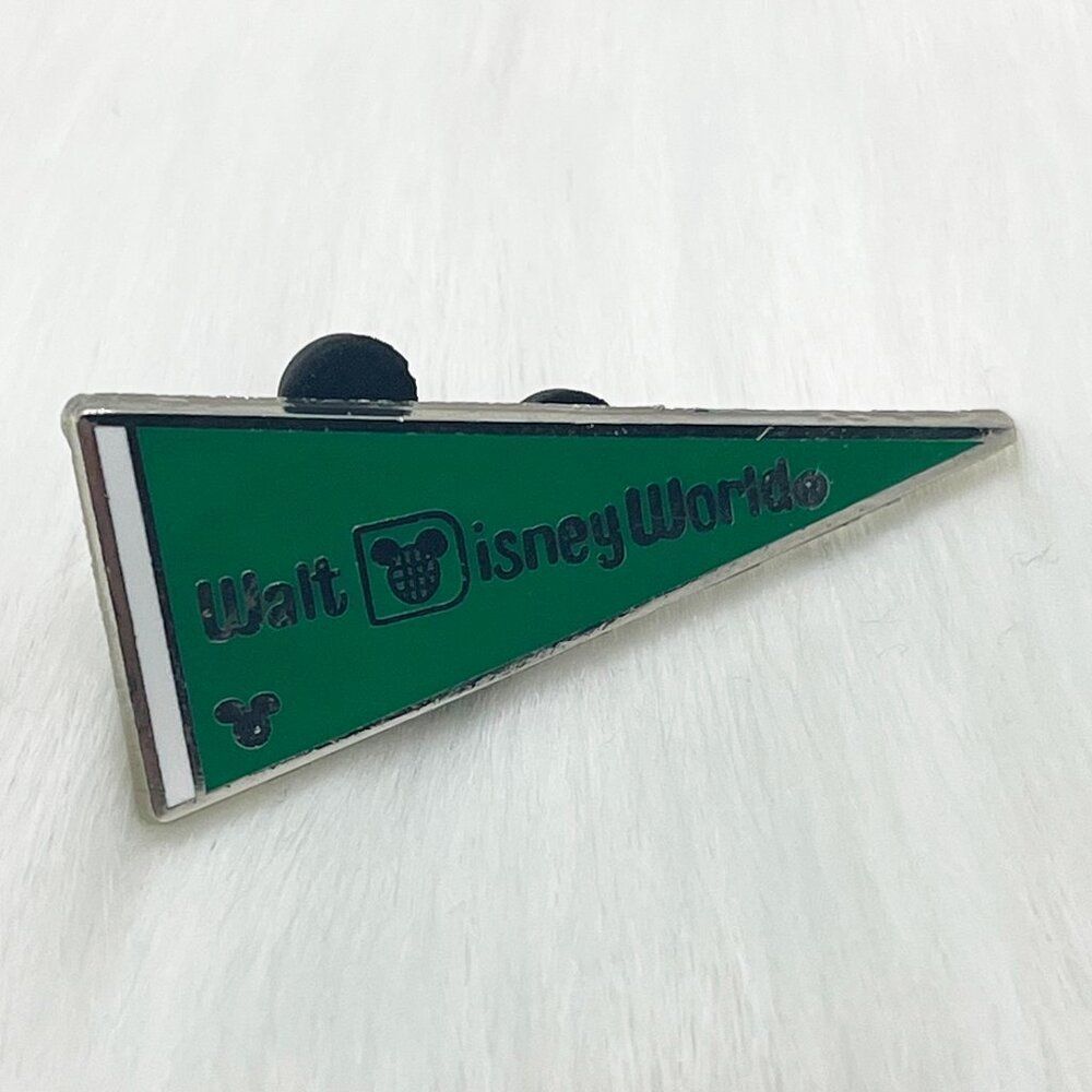 🔮 5/$25 Disney Green Disney World Flag Pin‎